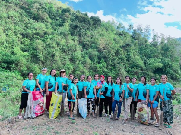 Barangay Camp-4 BHW, TANOD, and Council Join Early Morning Clean-Up Drive
